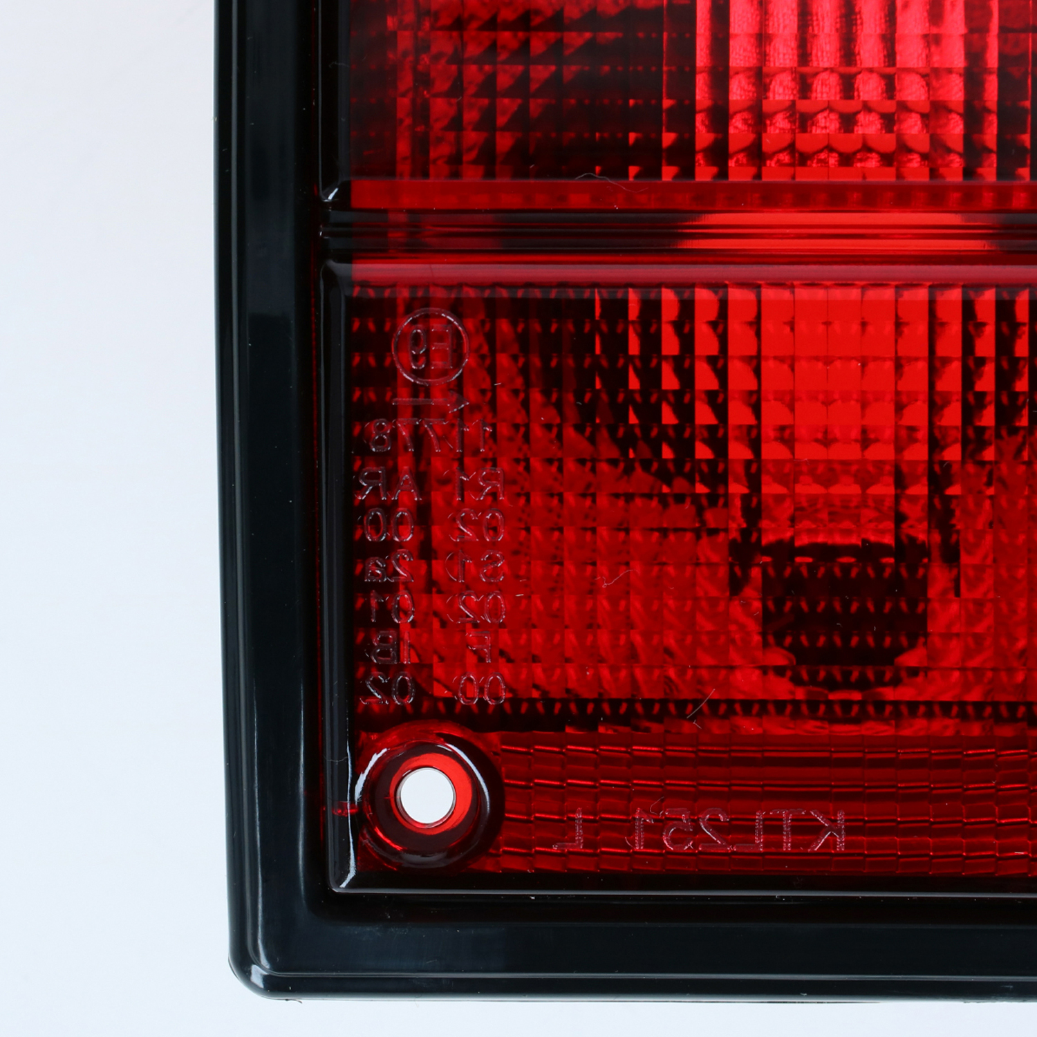Tail light, rightred/smoke 