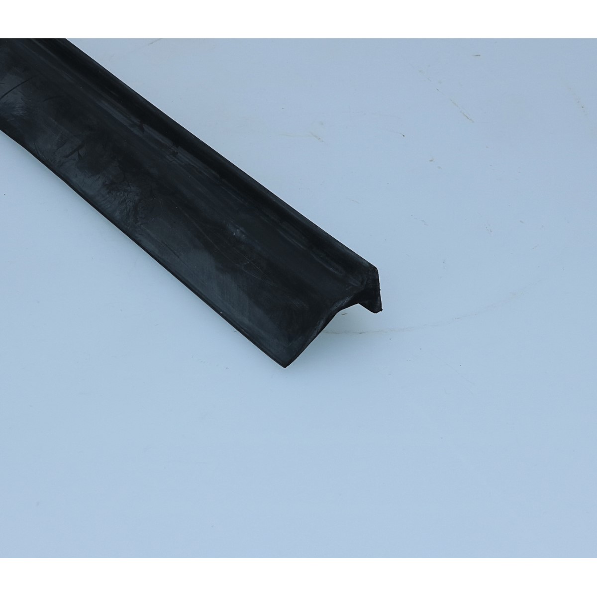 Rubber around engine, vertical, (between firewall and engine), all years 111 813 741G